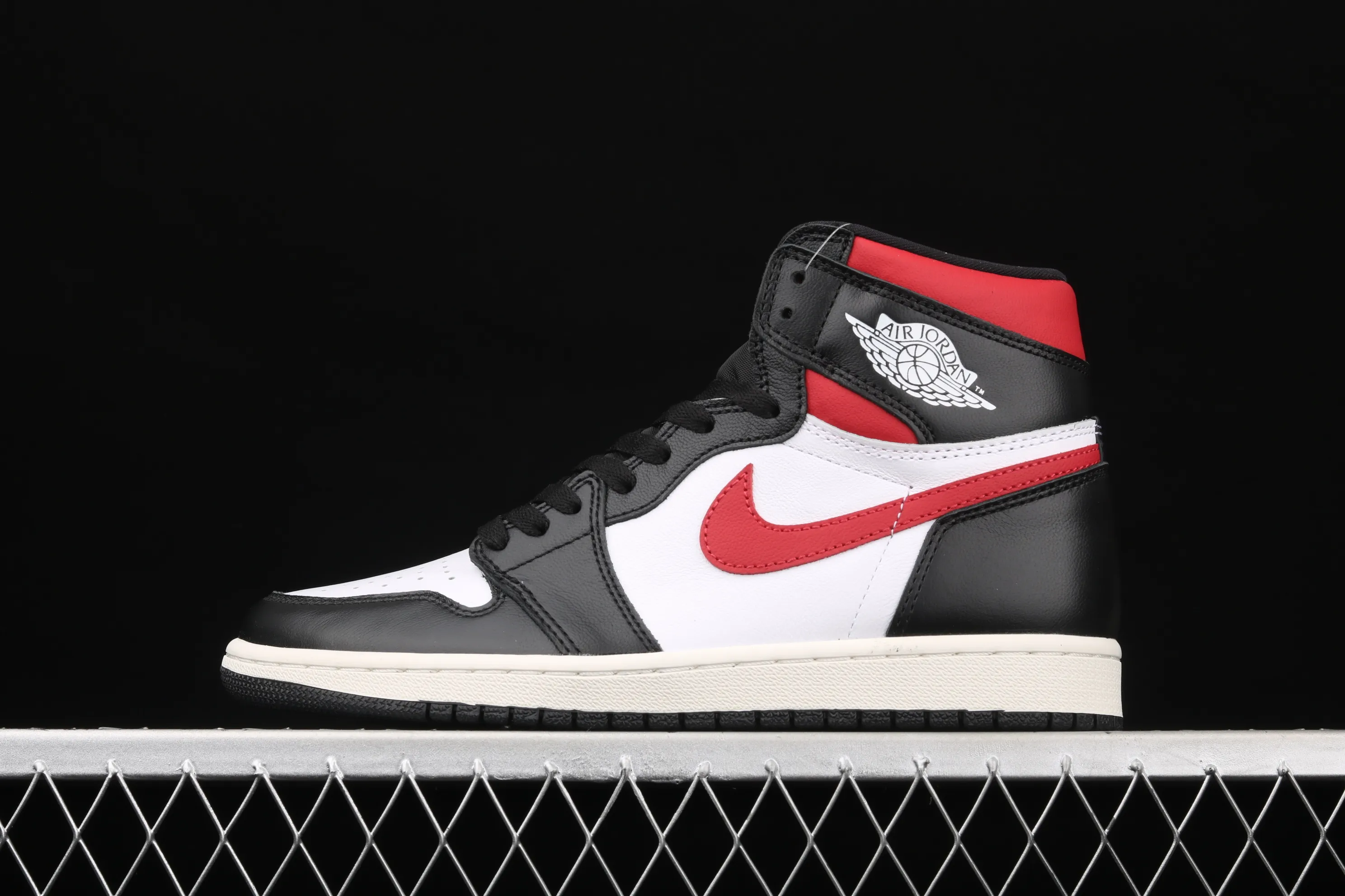 All categories Air Jordan Jordan series basketball shoes Air Jordan 1 High H version Air Jordan 1 Retro High OG "Gym red" AJ1 Joe 1 black and white red 555088-061